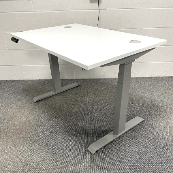 6852 DE12 desk 1