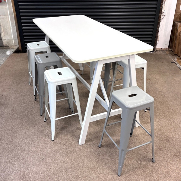 8488 TCAN Canteen table and stools