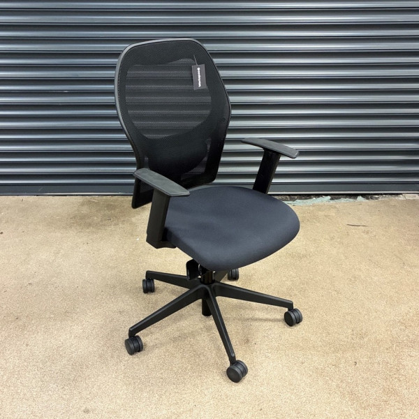 8748 Verco operator chair