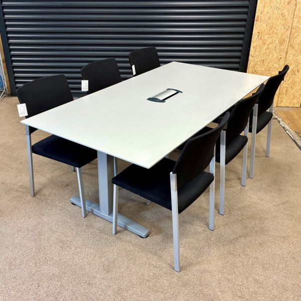 Steelcase Table and Chairs 01