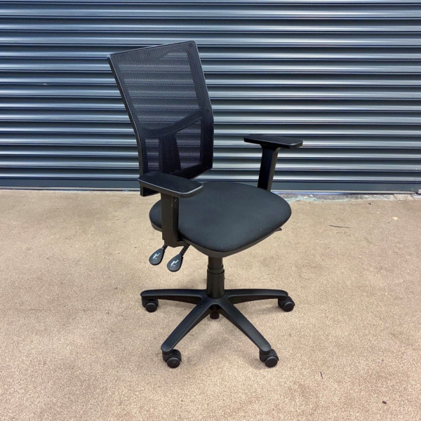 Torasen mesh chair 01 v2